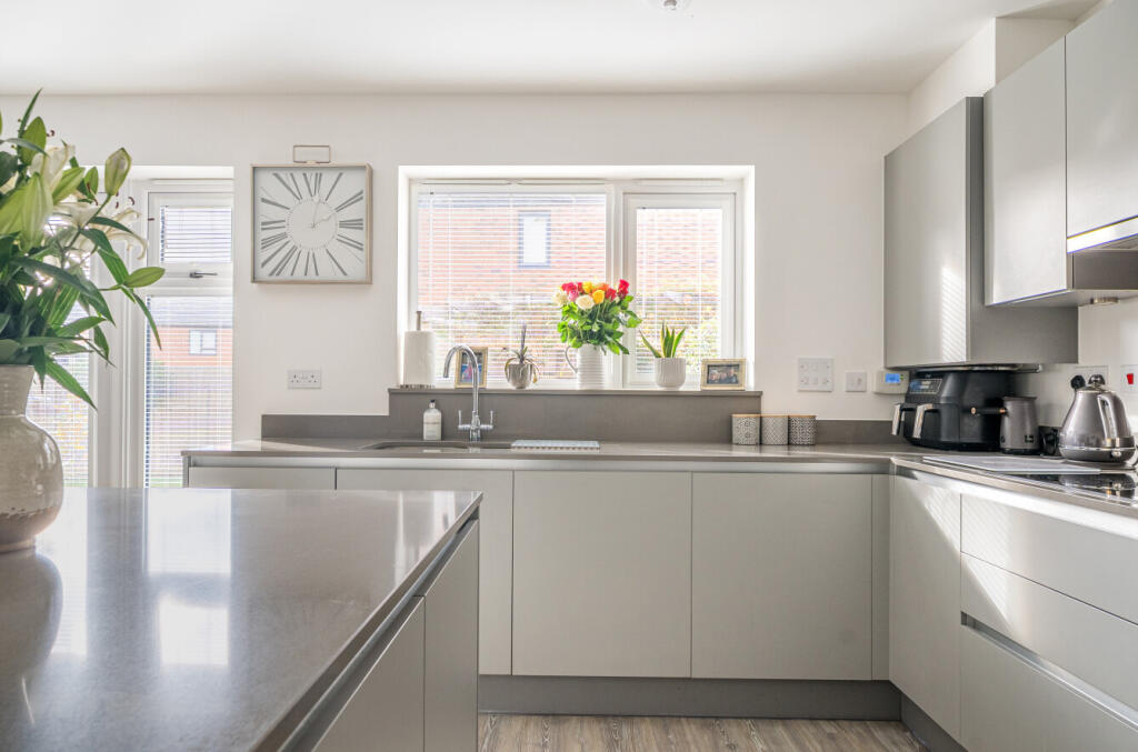 1361236-9-68ff7fc...