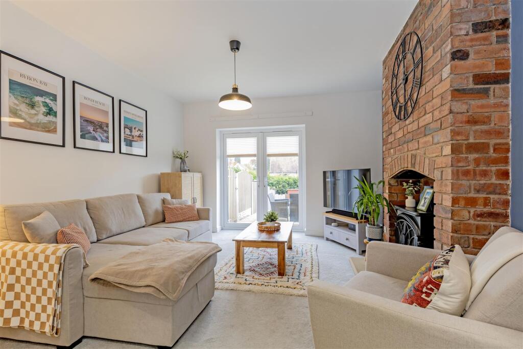 Reception Room-1.jpg