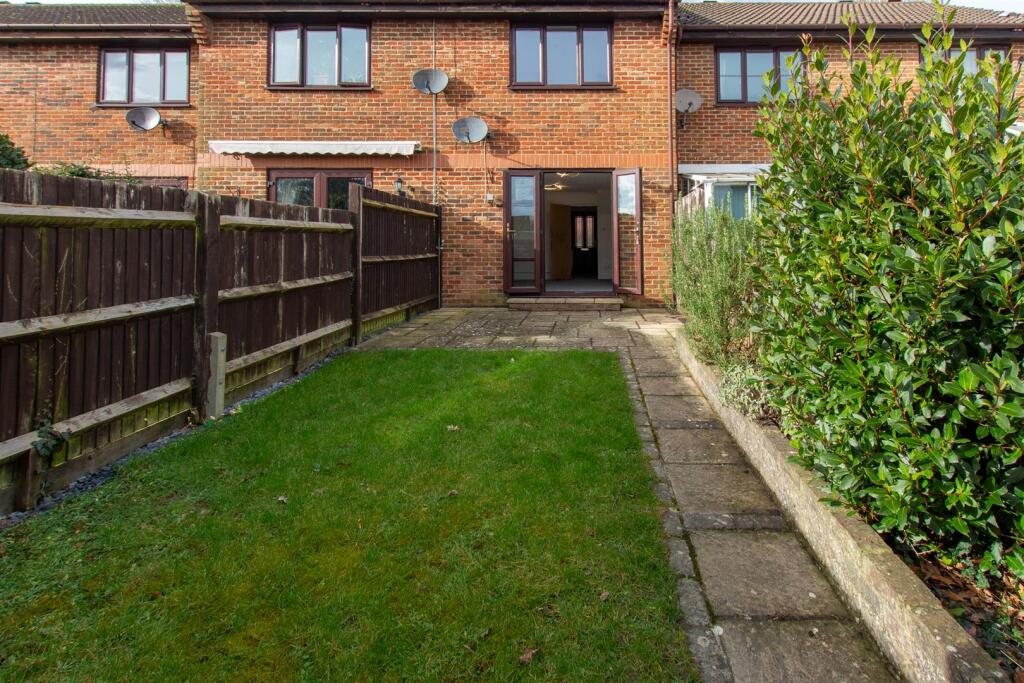 8 Lime Tree Grove - garden.jpg