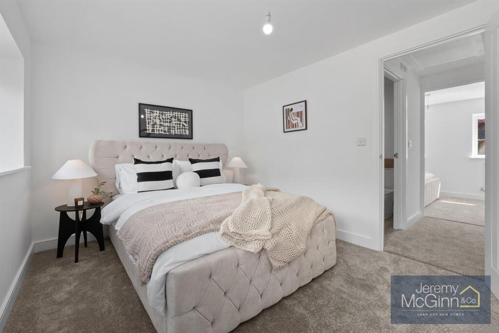 Mill Cottages Bed (2).jpg