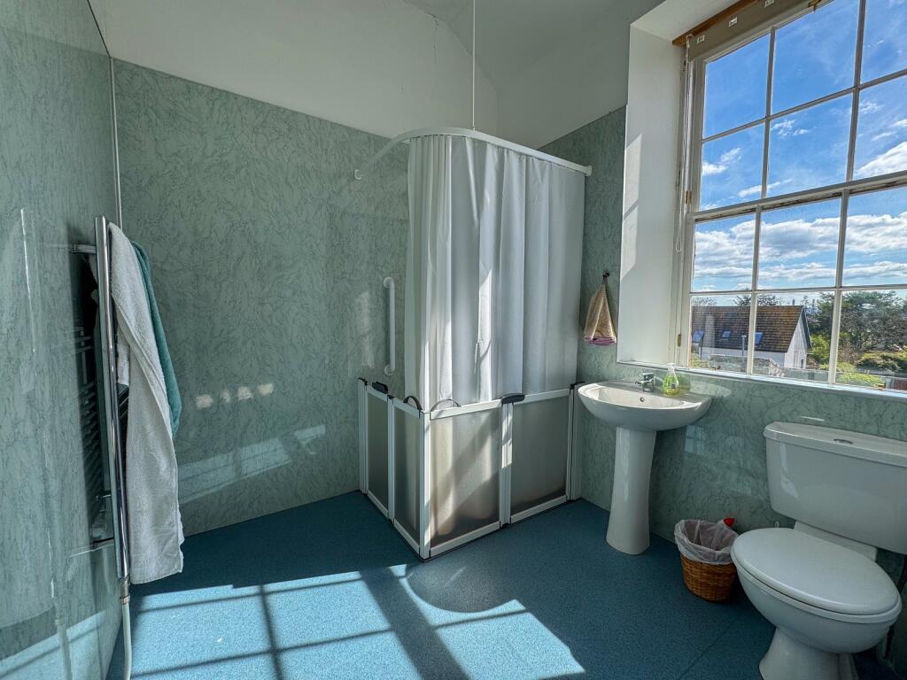 Principal Bedroom En Suite