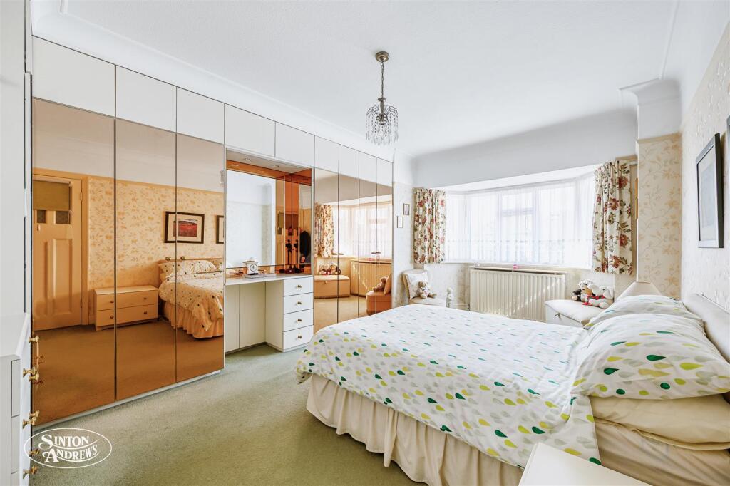 8 Royal Gardens-13.jpg