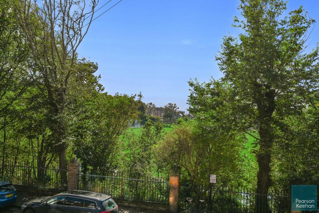 1st-floor-flt-7-college-terrace-bn2 (13).jpg