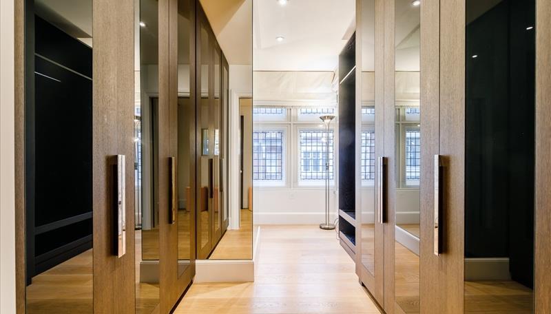 master bedroom dressing room.jpg