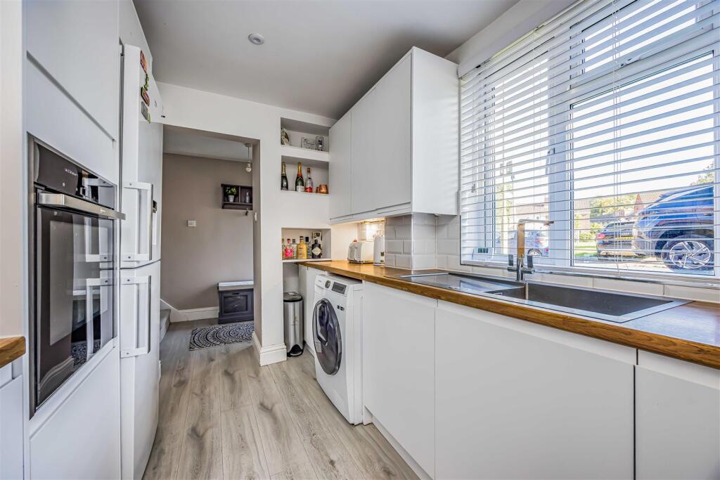 155 High Lawn Way, Havant-Small-PorticoMarketing-S