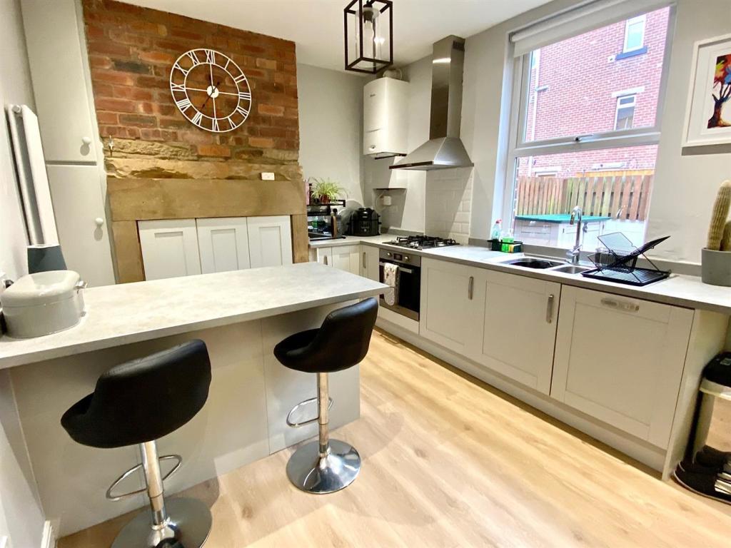 hirst street 16 kitchen.jpg