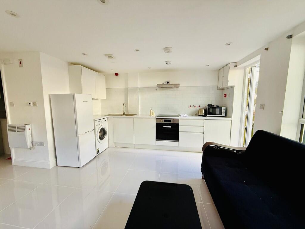 787 Finchley Road...
