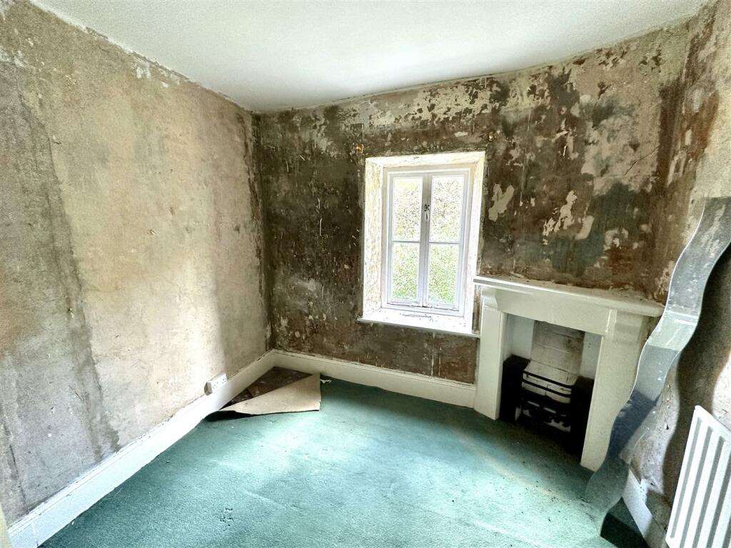 BEDROOM FIVE
