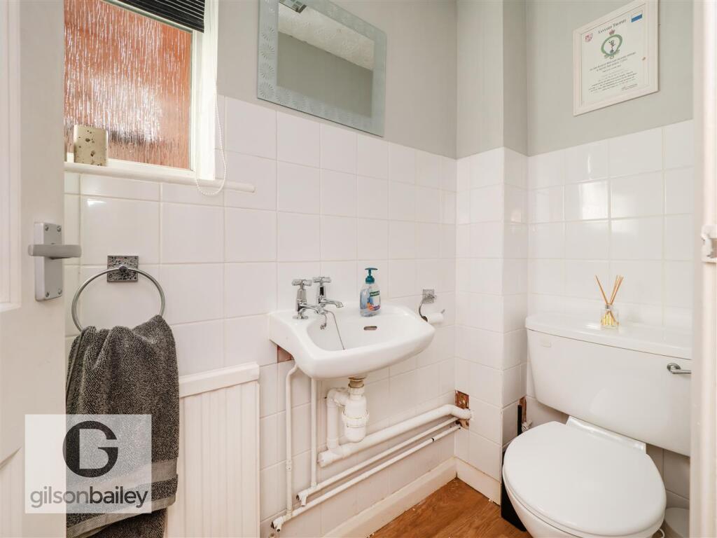 24AylesburyClose-30.jpg