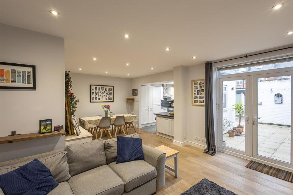 Kitchen/Diner &amp; Family Room