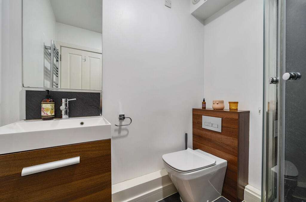 1307011-7-6853d9d...