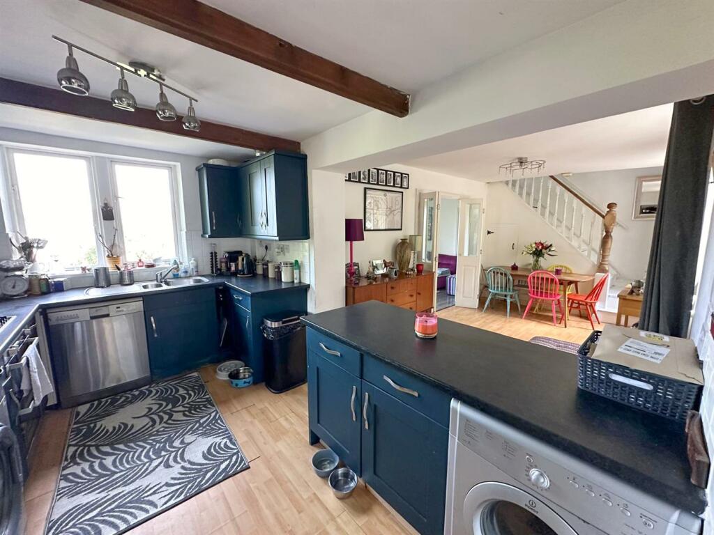 cottage 2.jpg