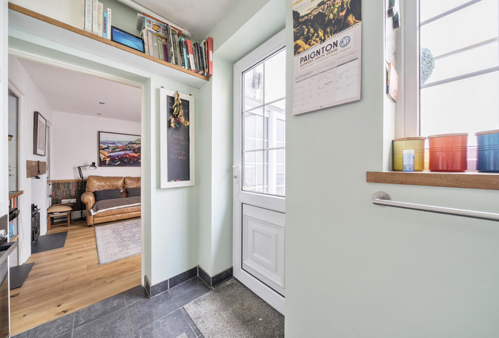 1347997-13-68bb02...