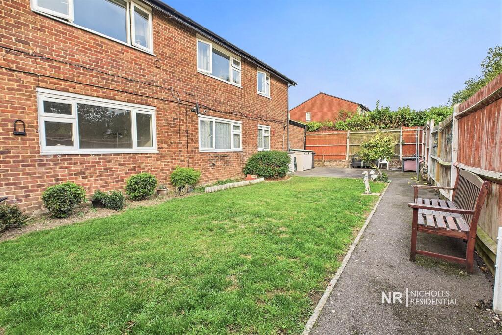 Communal Garden Extra Photo