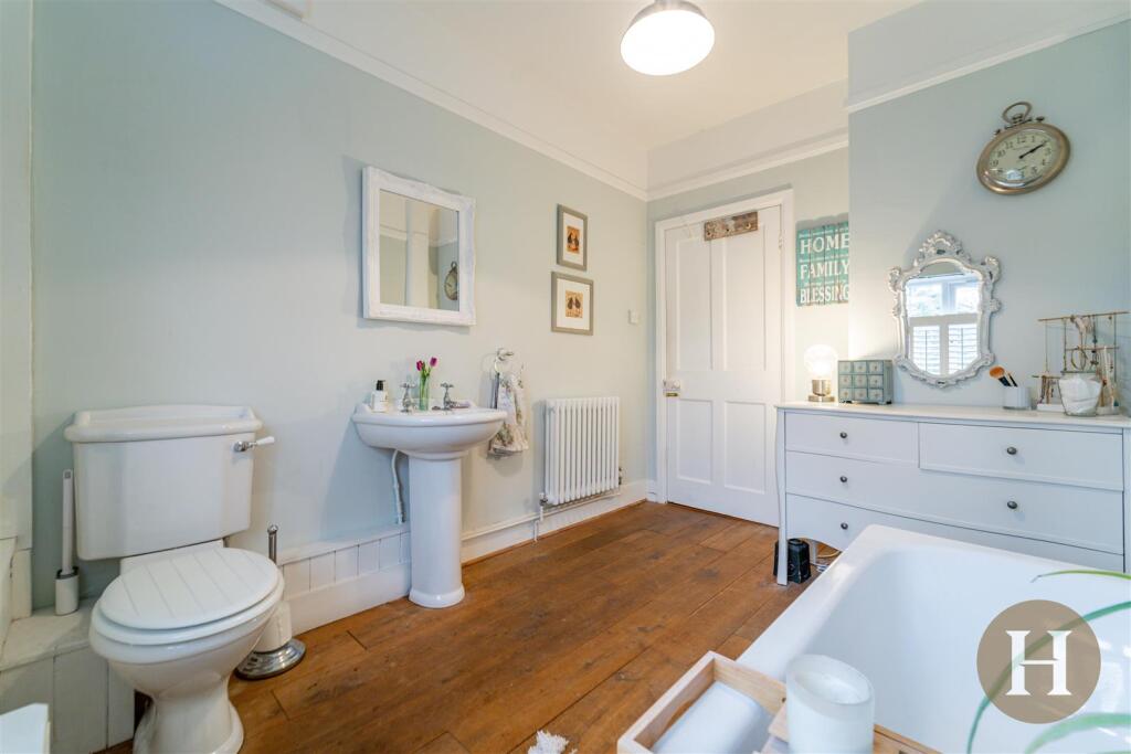 Hadleigh Estate Agents-13.jpg