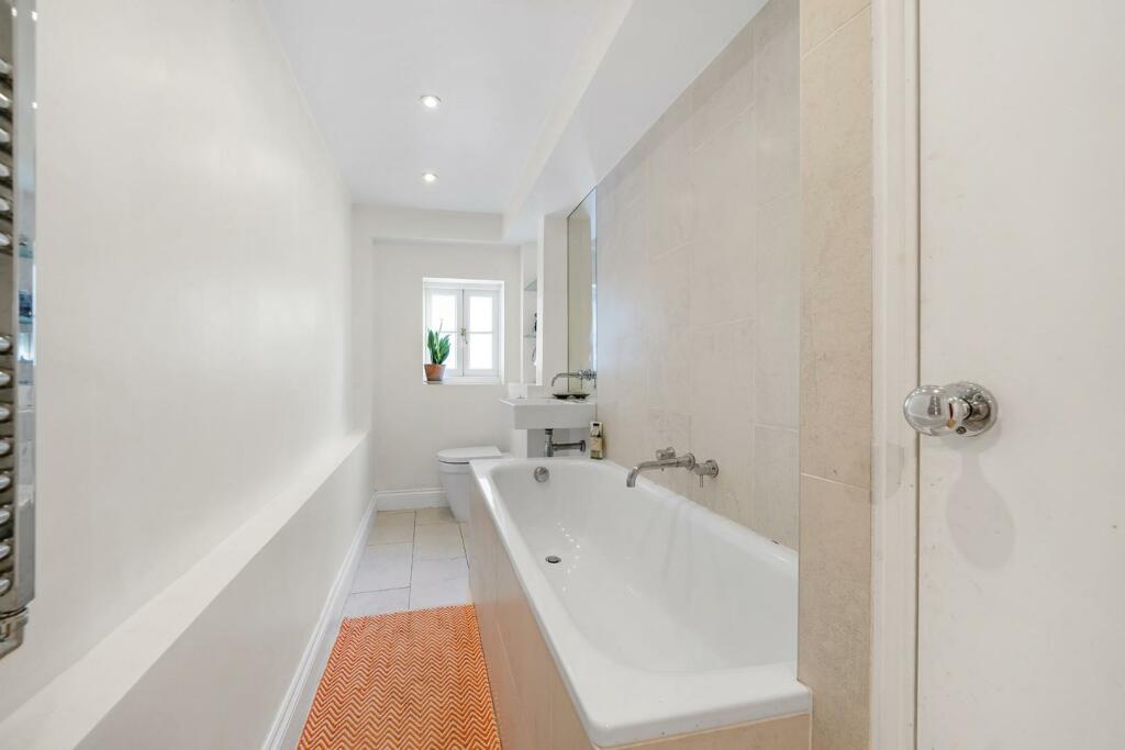 Bathroom 1.JPG