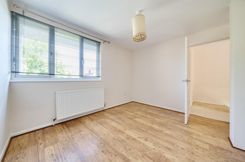 1313048-5-68527de...