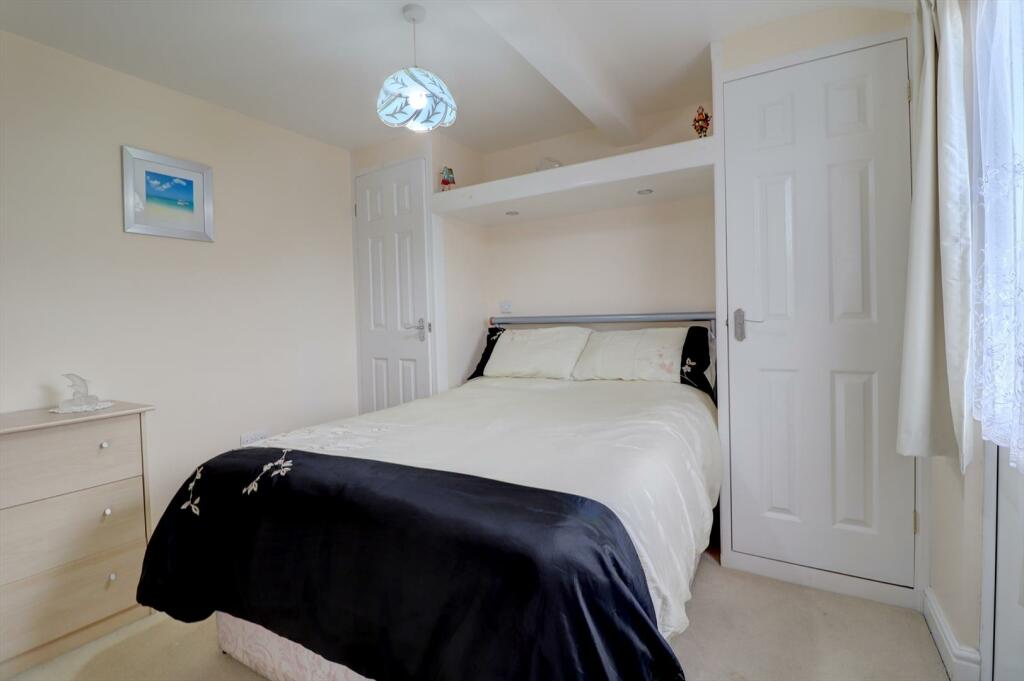 Bedroom 1.jpg