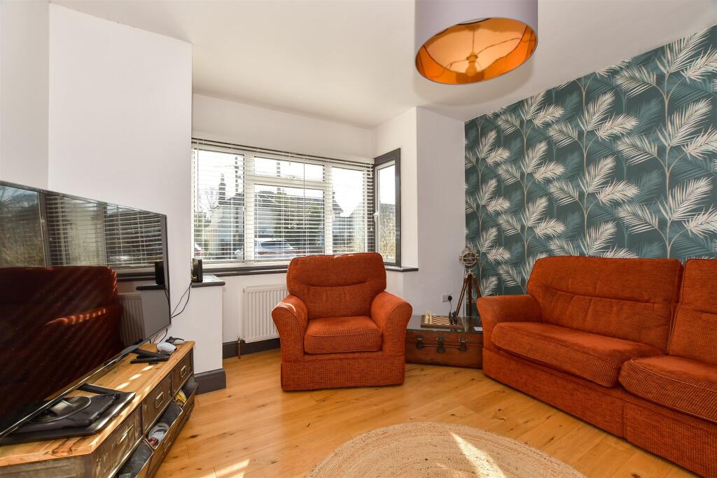 Lounge/Bedroom 2