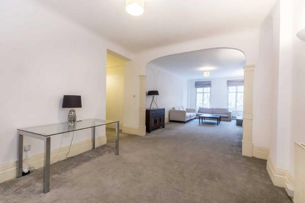 Strathmore Court, St John's Wood, Park Road, London, NW8