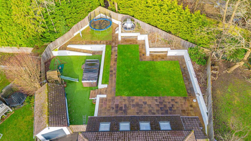 Bronwydd Close Drone-3.jpg