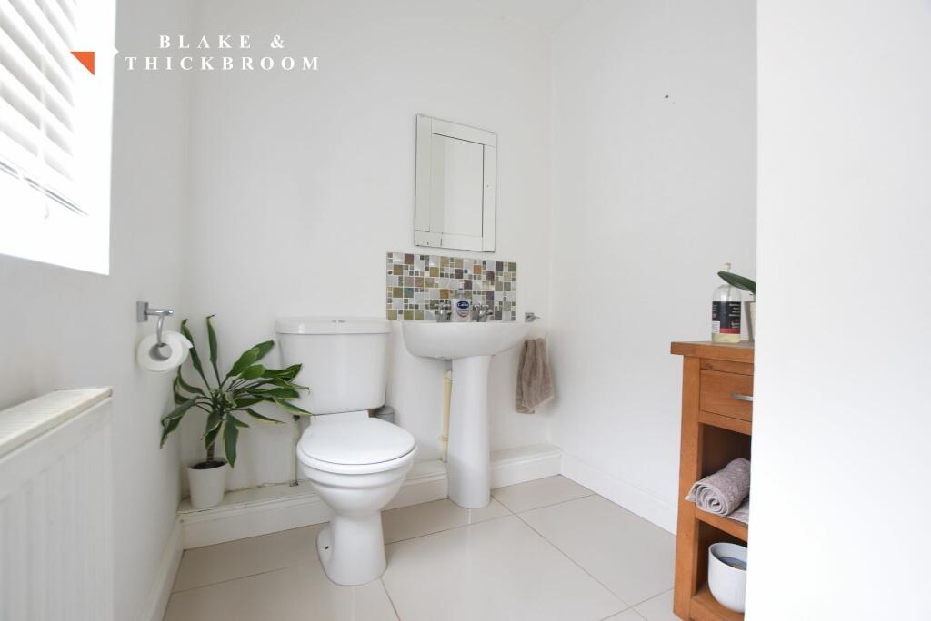 GROUND FLOOR CLOAKROOM