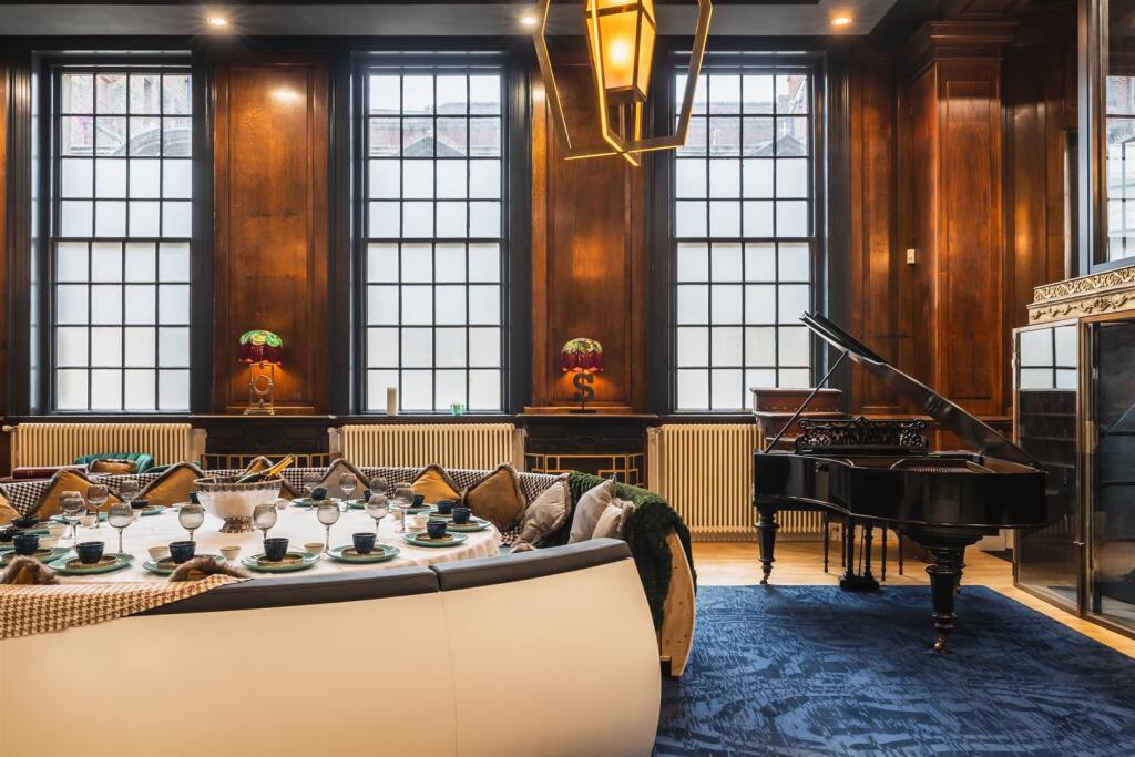 Lounge/Dining Hall