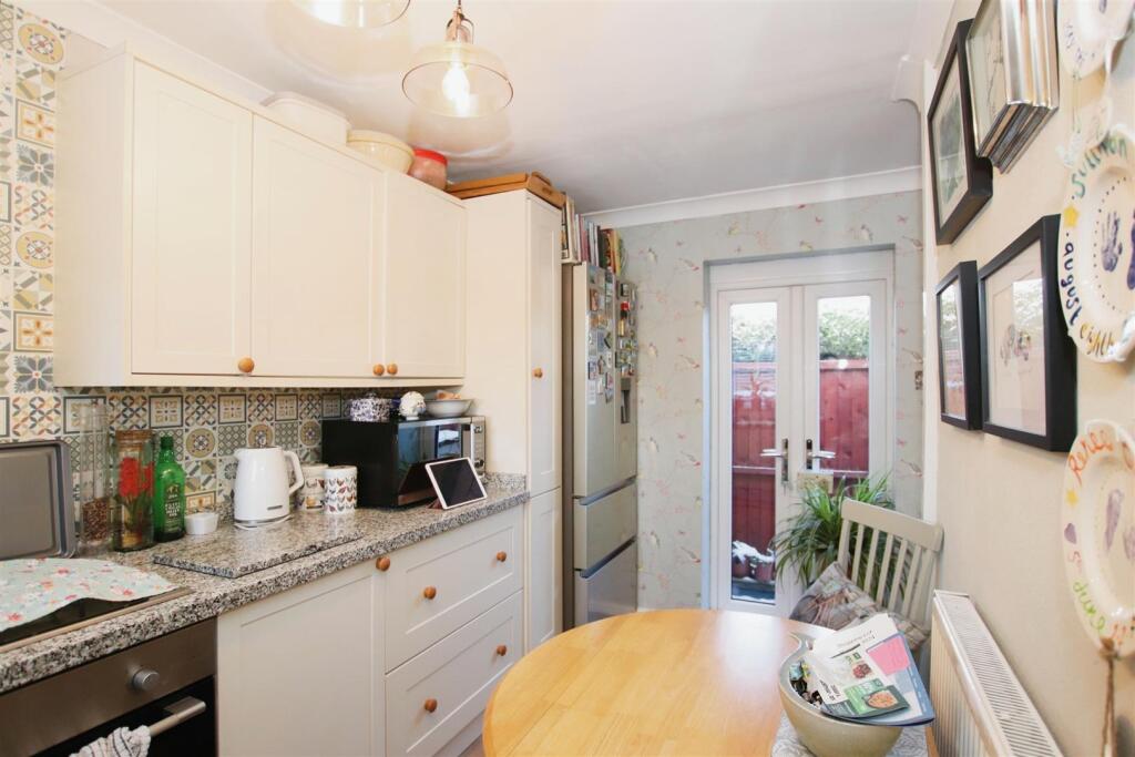 FITTED KITCHEN/BREAKFAST ROOM