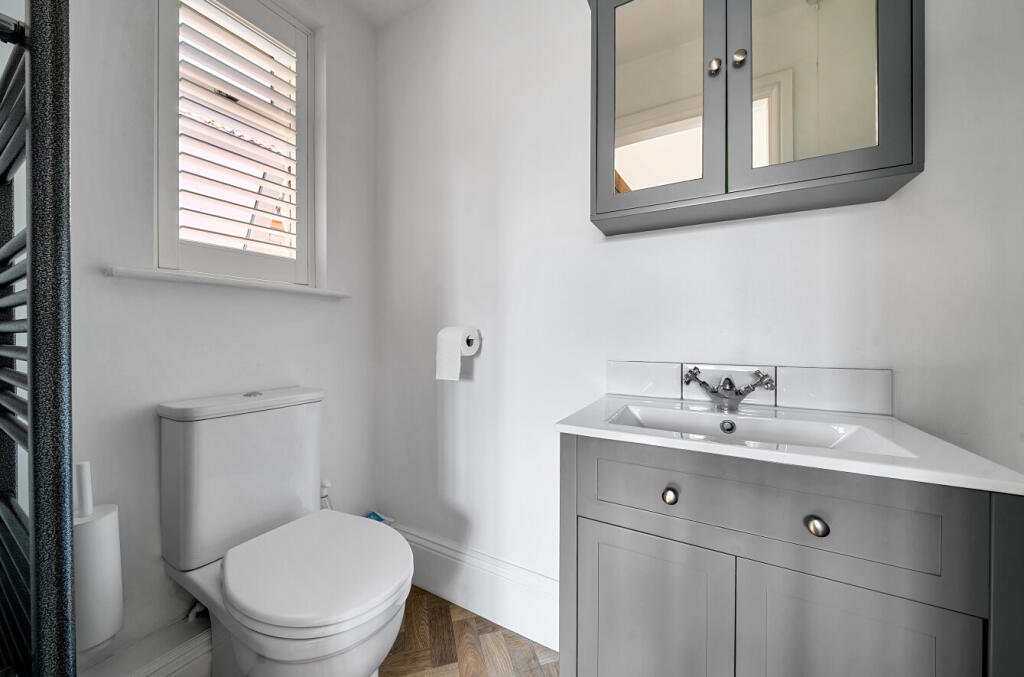 1342307-20-68a8d2...