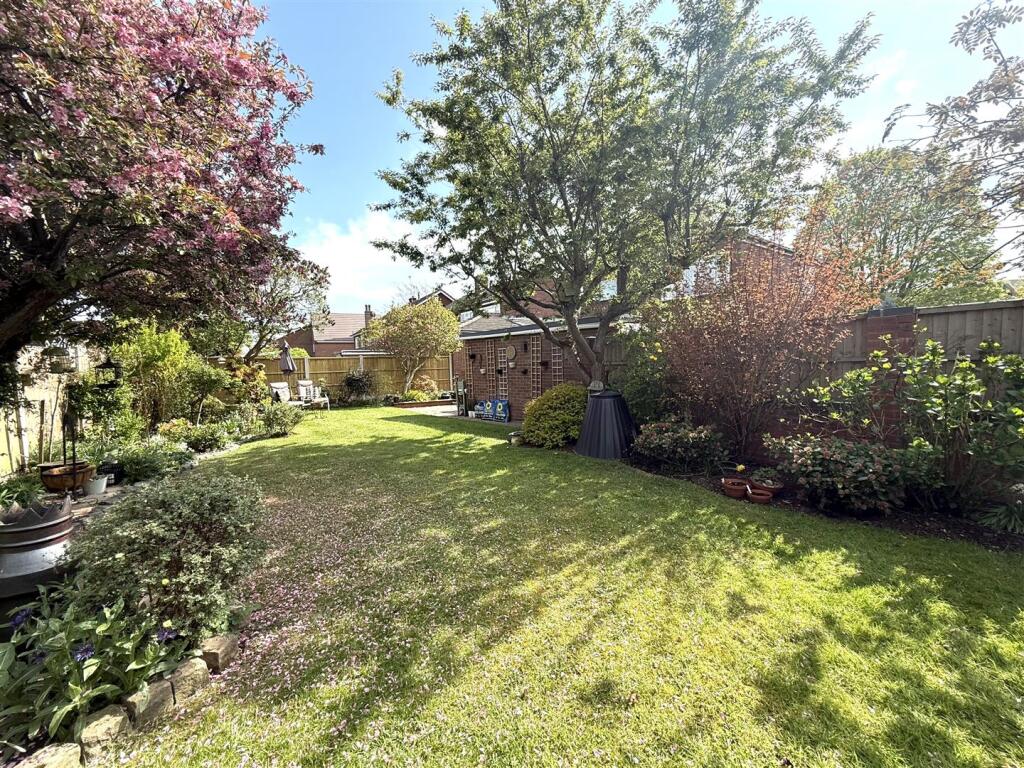 138 wols garden.jpeg