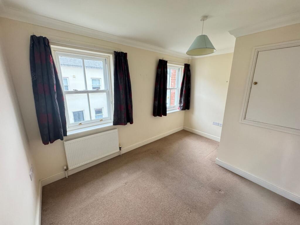 2 Brewery Court, Dawlish - Ft bed