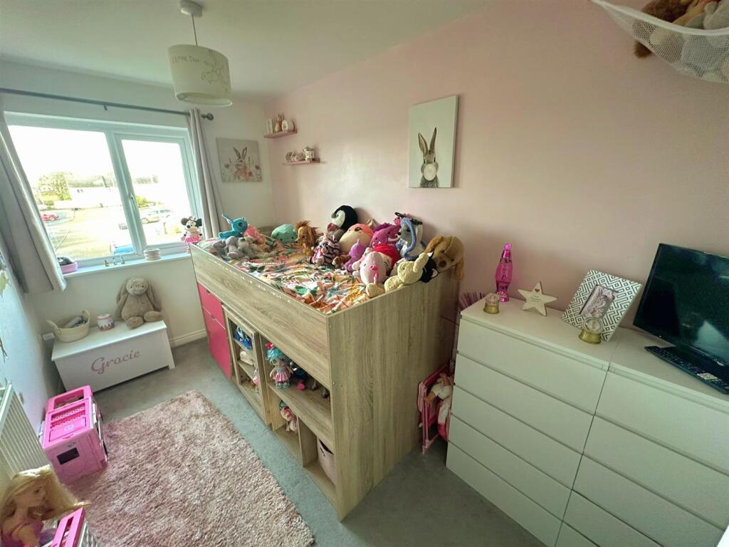 Bed 3.jpg