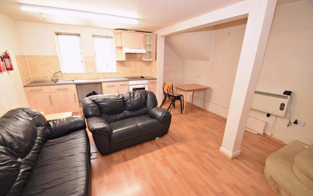 Living Room/Kitchen