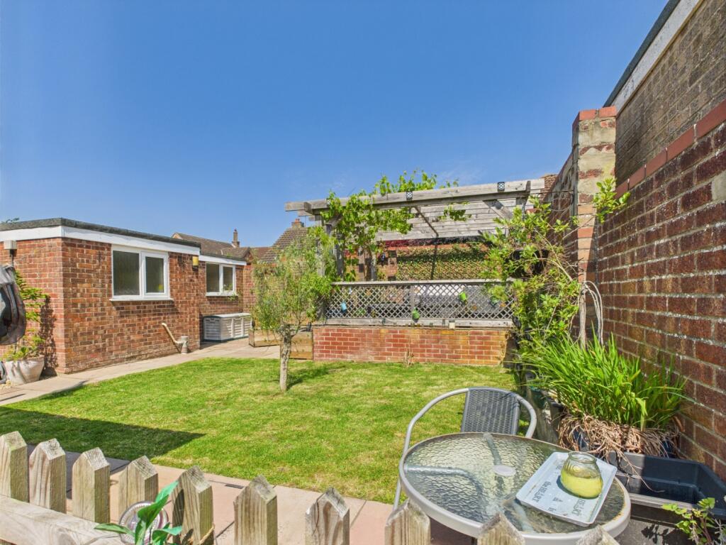 CAM04058G0-PR0020-STILL009