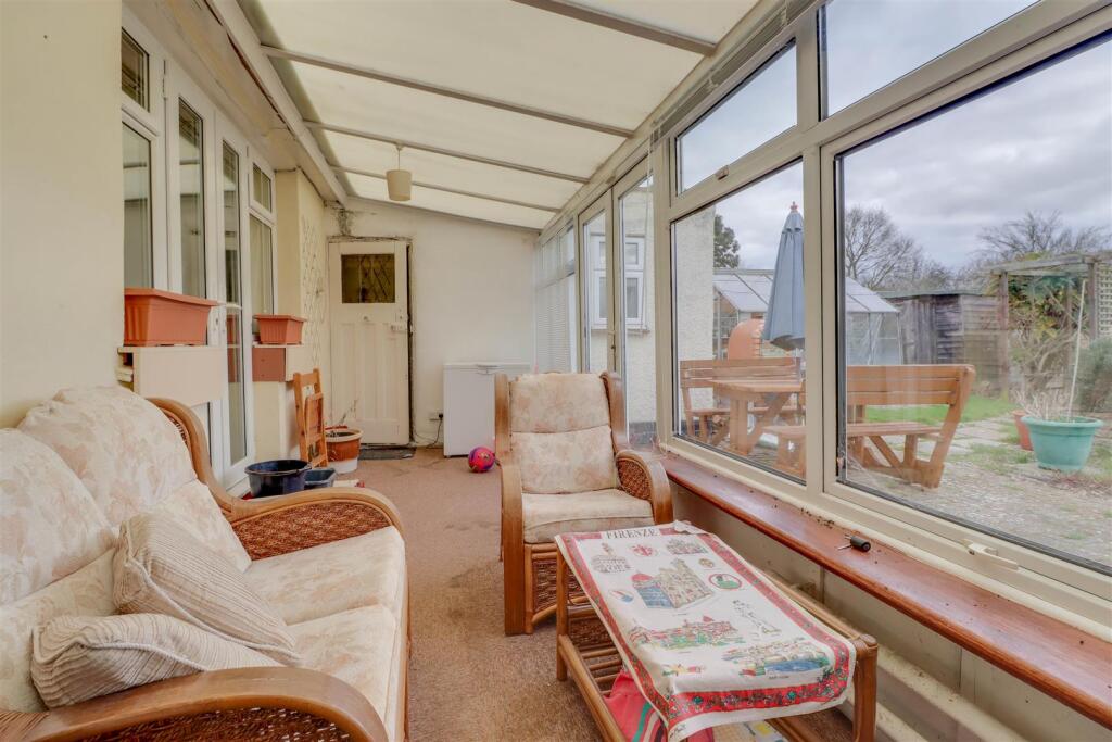 3 GLEBE ROAD WICKFORD-5.jpg