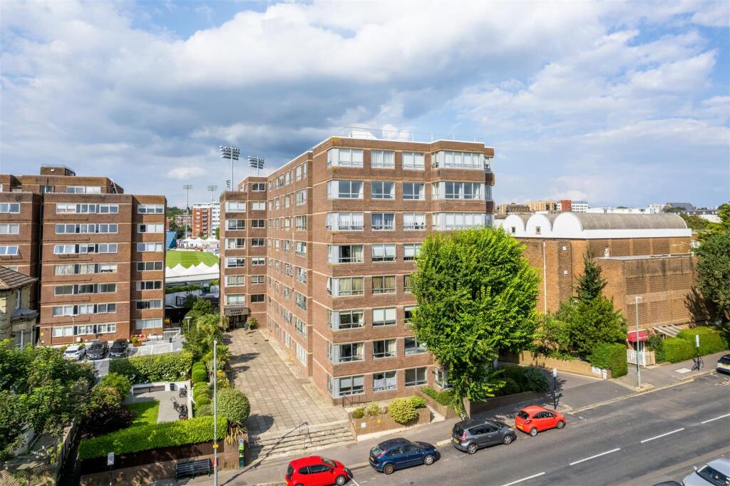 Flat 11 Sussex Court-2.jpg