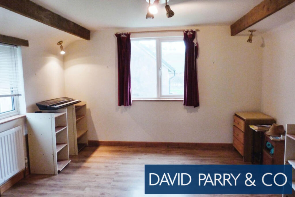 4 Bedroom Property with Land