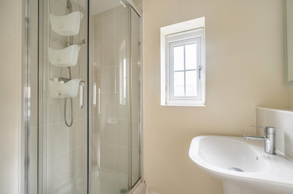 1311259-3-68518a7...