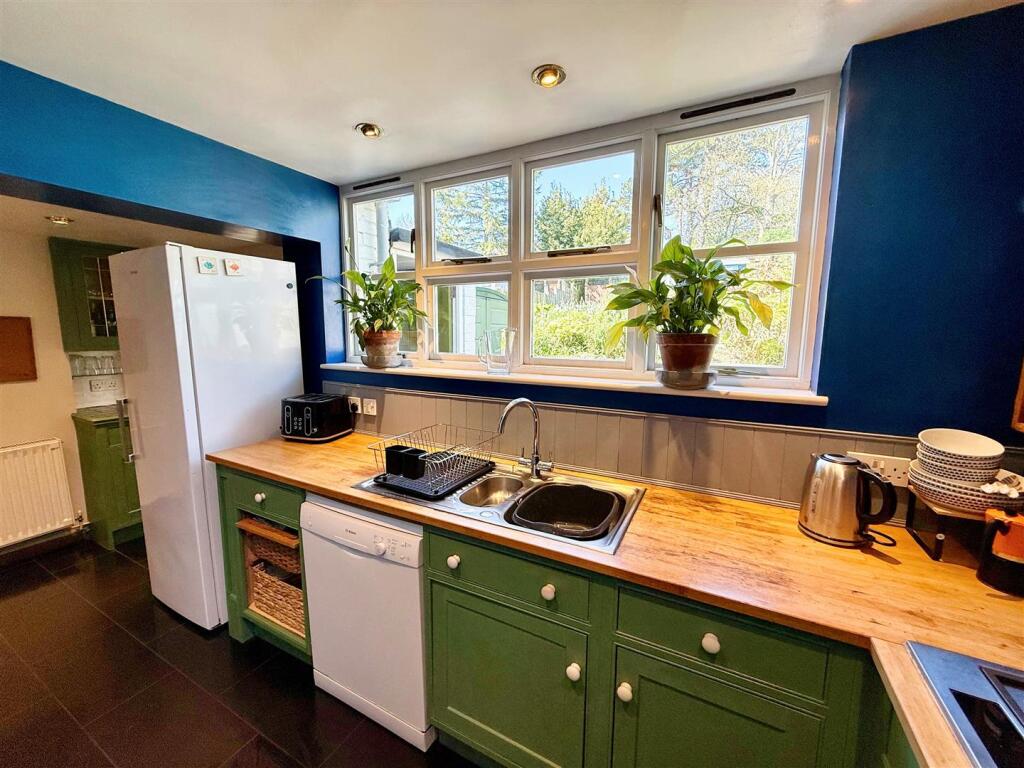 Kitchen 3.jpg