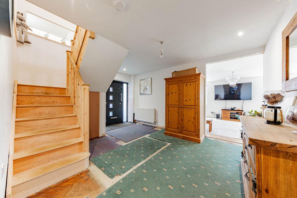 Entrance Hallway (1)