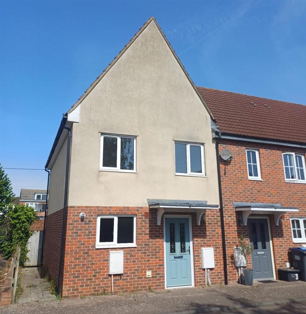 Mitchell Close, Royal Wootton Bassett