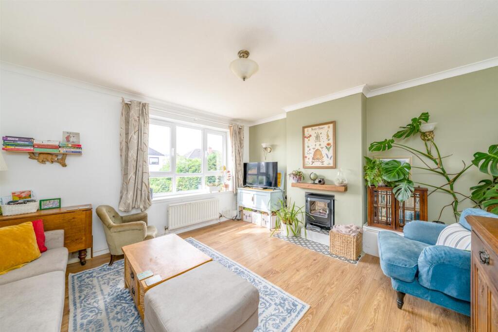 63 Howden_Road-03.jpg