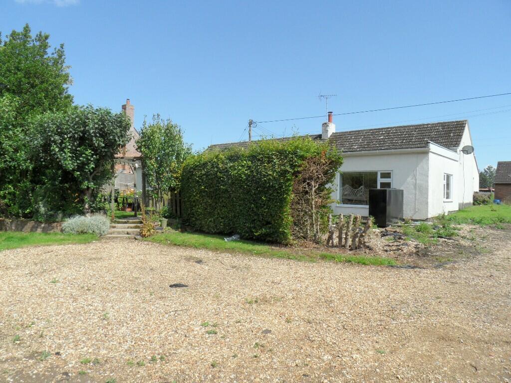 DRIVEWAY &amp; REAR