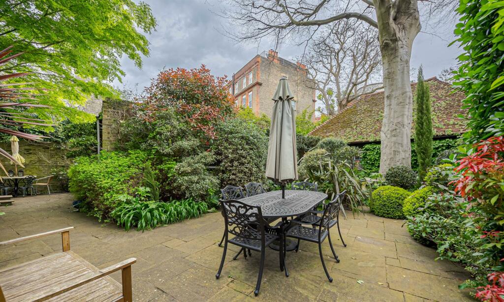 The Boltons 4 Gdn Flat 2024-5-2. Low Res.jpg