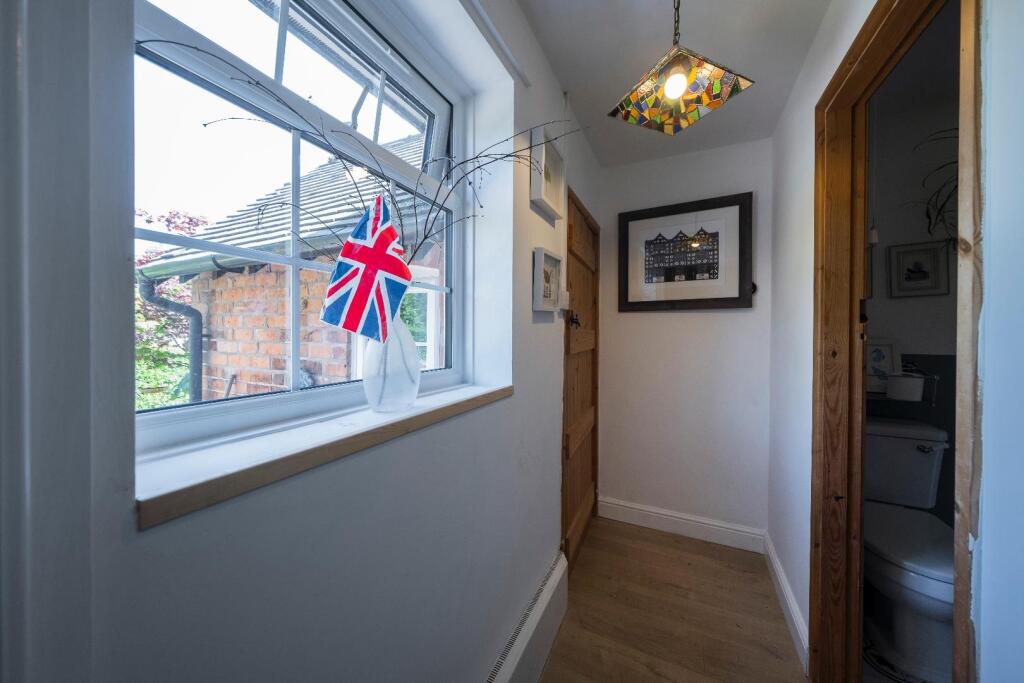 3 Manor Cottages-004.JPG