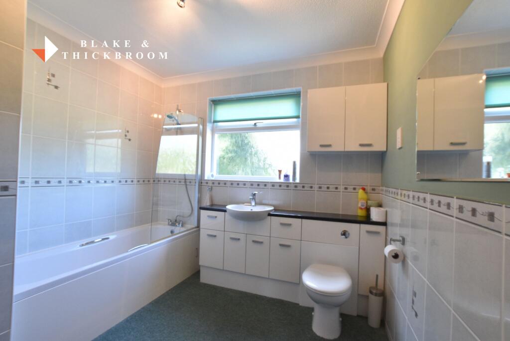 GROUND FLOOR BATHROOM