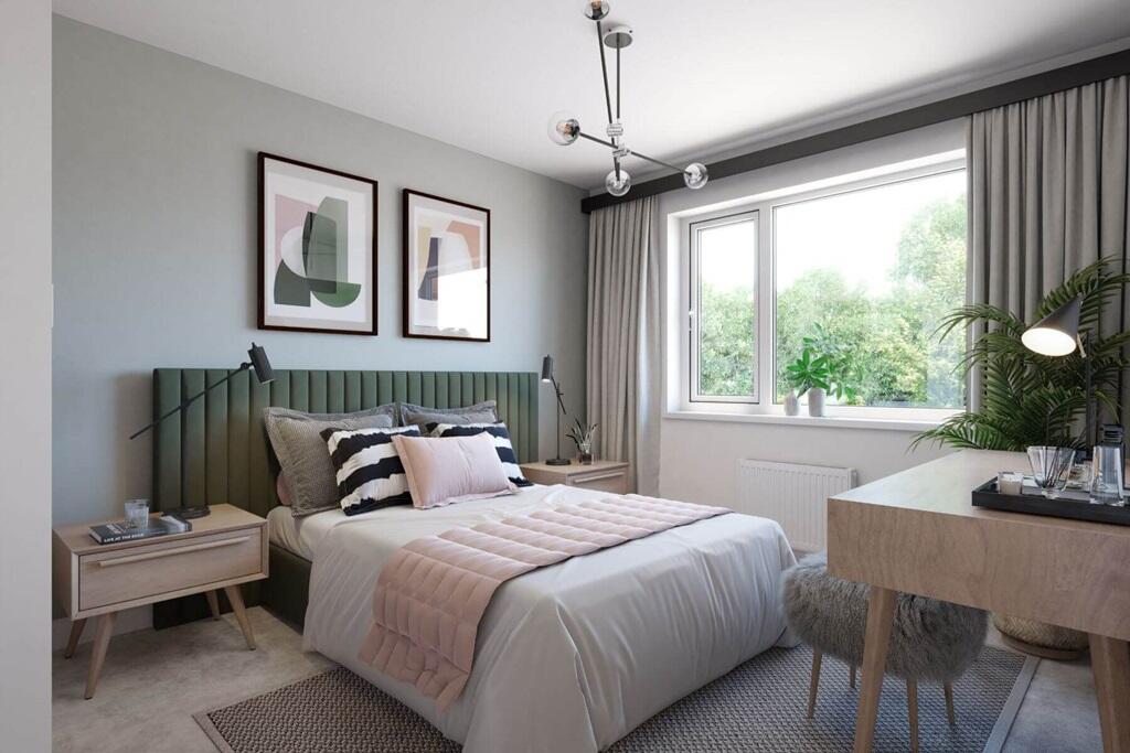 Spacious main bedroom full of light