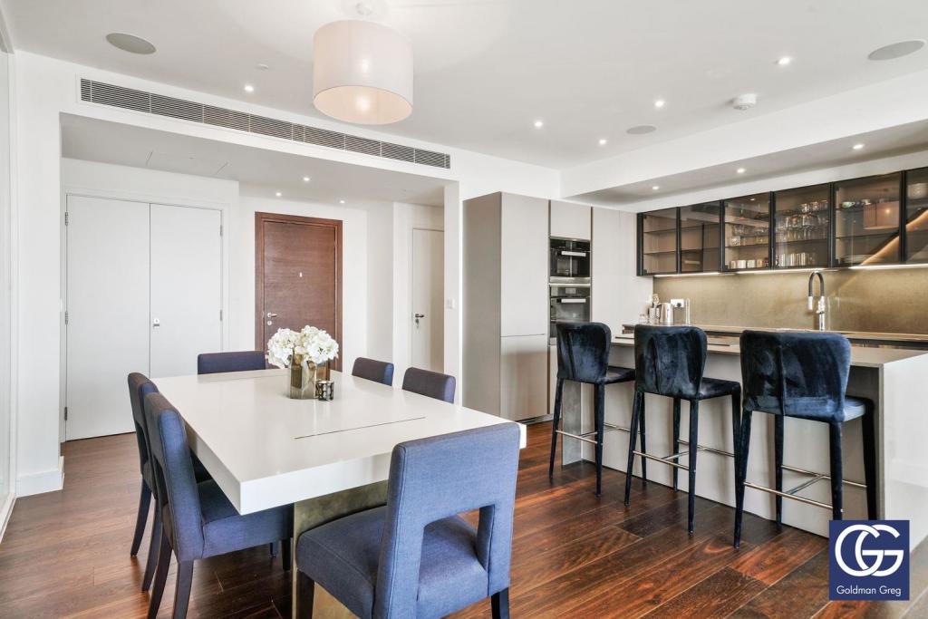 Penthouse 3, Centre Heights - y3UAUQRUE8EPSiNtoiPs