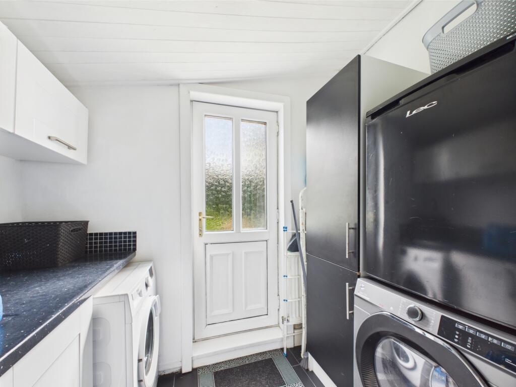 CAM02386G0-PR0125-STILL016