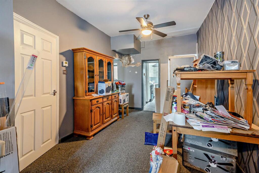 8640549-interior03-800.jpg
